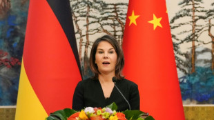 Baerbock &auml;u&szlig;ert in China Sorge &uuml;ber "Beschneidung von Menschenrechten"