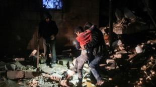 Muertos en cada esquina en la ciudad siria de Jindires tras el sismo