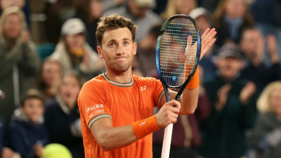 Ruud vence Etcheverry e avan&ccedil;a &agrave;s oitavas de Roland Garros