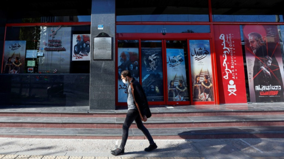 Asesinan en su casa al cineasta iran&iacute; Dariush Mehrjui y a su esposa