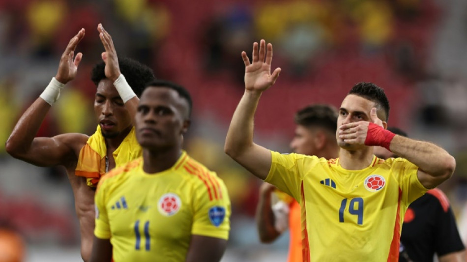 Col&ocirc;mbia vence Costa Rica (3-0) e se garante nas quartas da Copa Am&eacute;rica