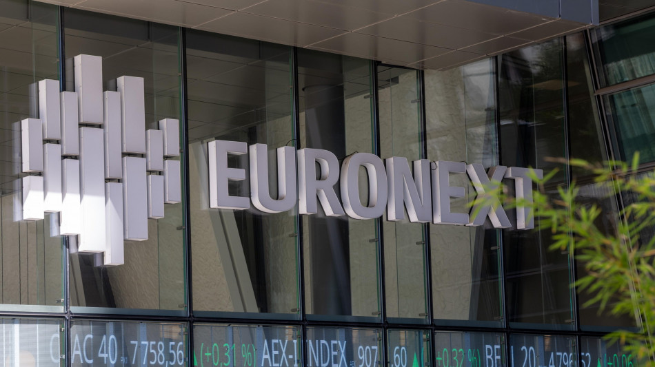 Borsa: Europa contrastata, sale Parigi (+0,7%), Milano -0,2%