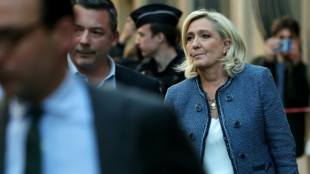 Un tribunal de Apelación francés afirma que podría examinar el caso de Le Pen antes de la presidencial