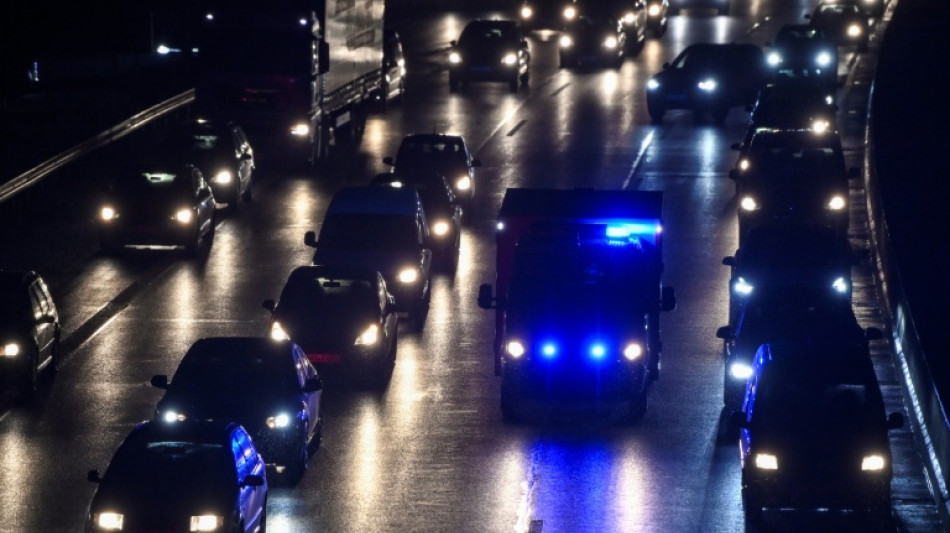 Polizist in Nordrhein-Westfalen gibt mehrere Sch&uuml;sse auf fl&uuml;chtendes Auto ab