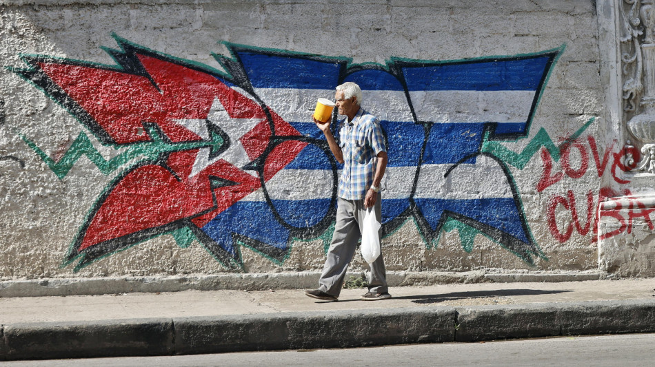 'Trump valuta un blocco navale per fermare importazioni di petrolio a Cuba'