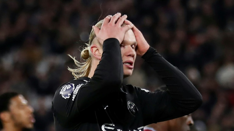 Man City held in blow to Premier League title bid