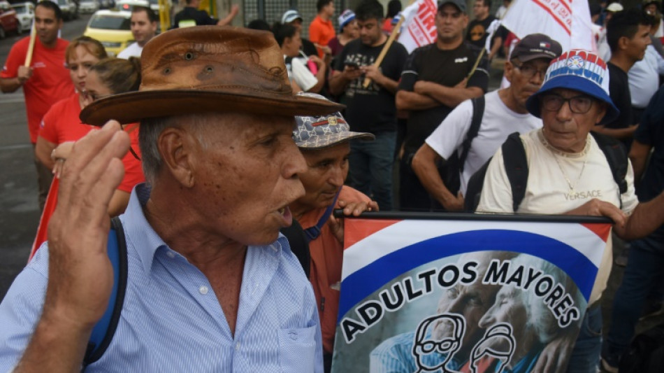 Cientos de personas marchan por segundo día en Paraguay contra el gobierno de Peña