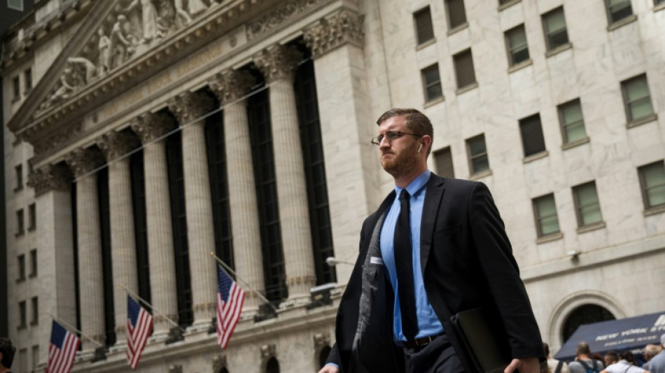 Wall Street ouvre stable, reprend son souffle apr&egrave;s de nouveaux records 