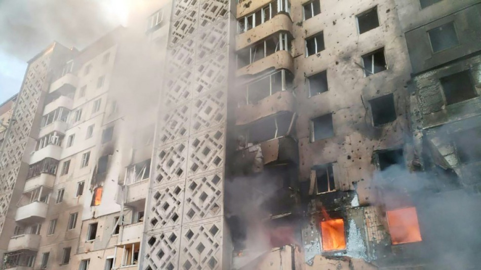 Russian strikes kill 25 as Zelensky makes peace bid in Turkey 