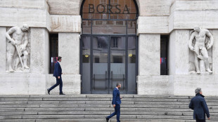 Borsa: in Europa Parigi -3%, giù rendimenti titoli stato Usa