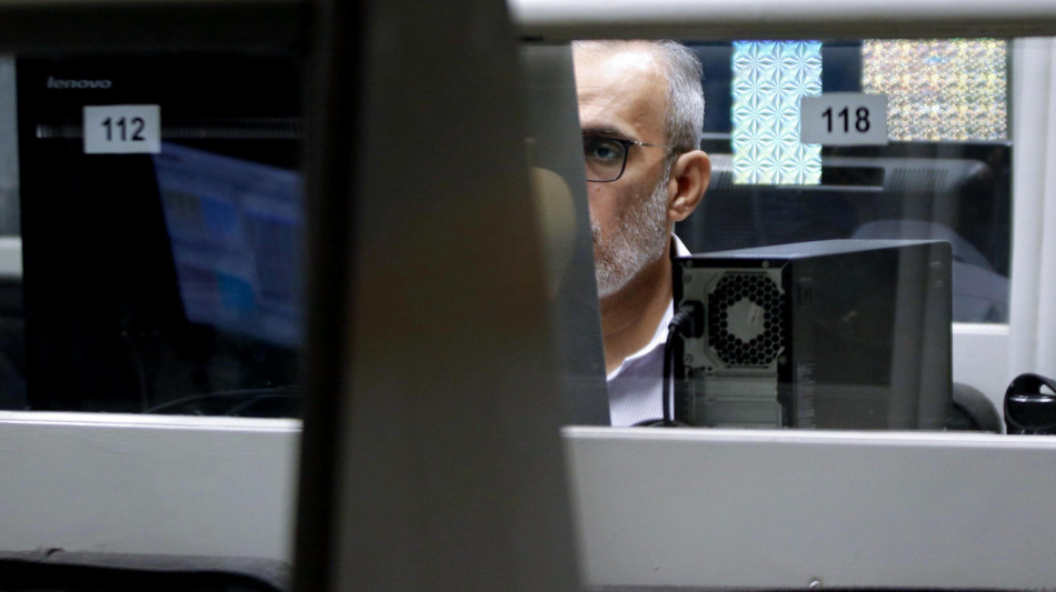 Borsa: Milano volatile, apre in rialzo e poi cede lo 0,15%