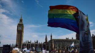 Foot: les femmes transgenres privées de compétitions féminines en Angleterre