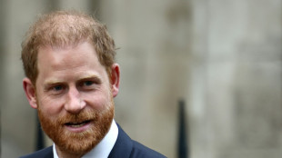 Harry et d'autres c&eacute;l&eacute;brit&eacute;s contraintes de verser 9,5 millions de livres au Daily Mail