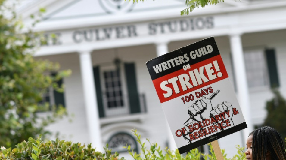 Streik in Hollywood: US-Drehbuchautoren und Studios erzielen vorl&auml;ufige Einigung