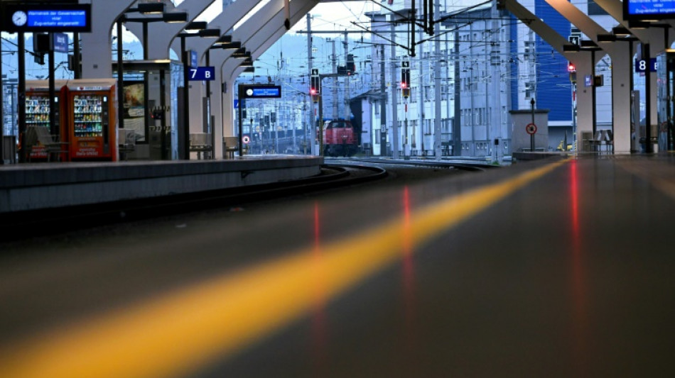 Streik bei der Bahn in &Ouml;sterreich bringt Zugverkehr komplett zum Erliegen 