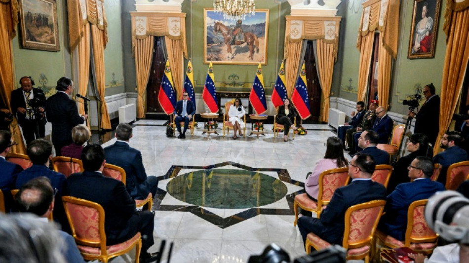 La presidenta interina de Venezuela celebra los avances en el sector petrolero en la firma de acuerdos con Chevron