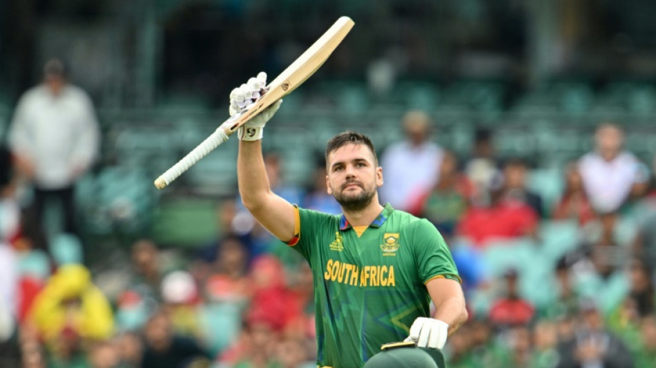 Records tumble as South Africa make 205-5 against Bangladesh