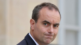 El gobierno franc&eacute;s propone un fuerte ajuste fiscal en un clima de creciente malestar social