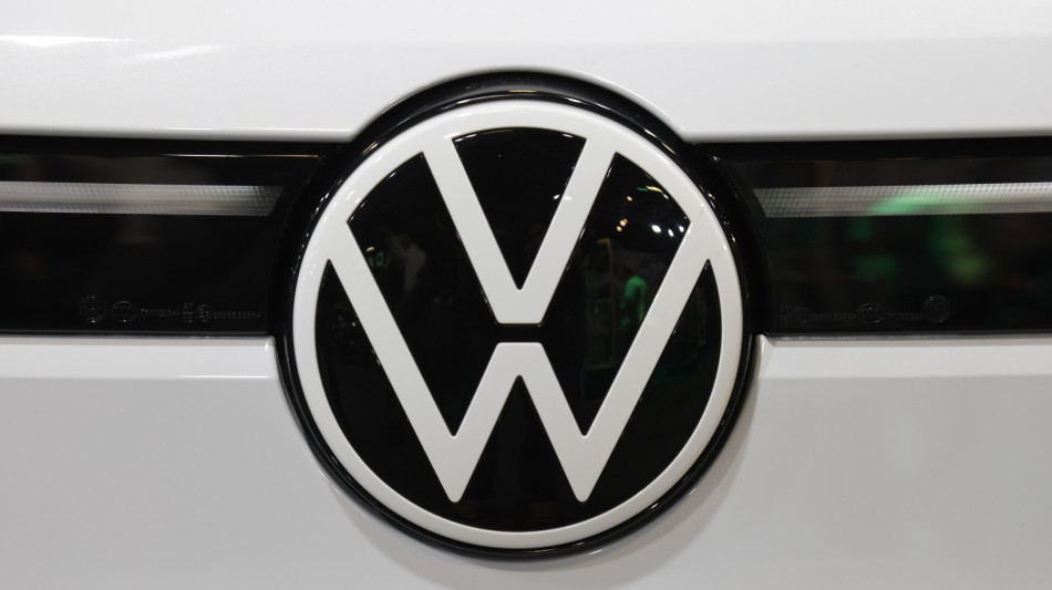 Germania, crollo del 28% degli utili di VW nel primo trimestre
