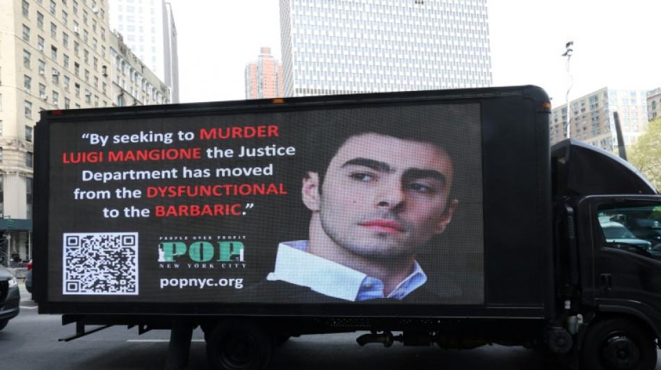 Luigi Mangione, acusado de assassinar CEO em Nova York, se declara inocente