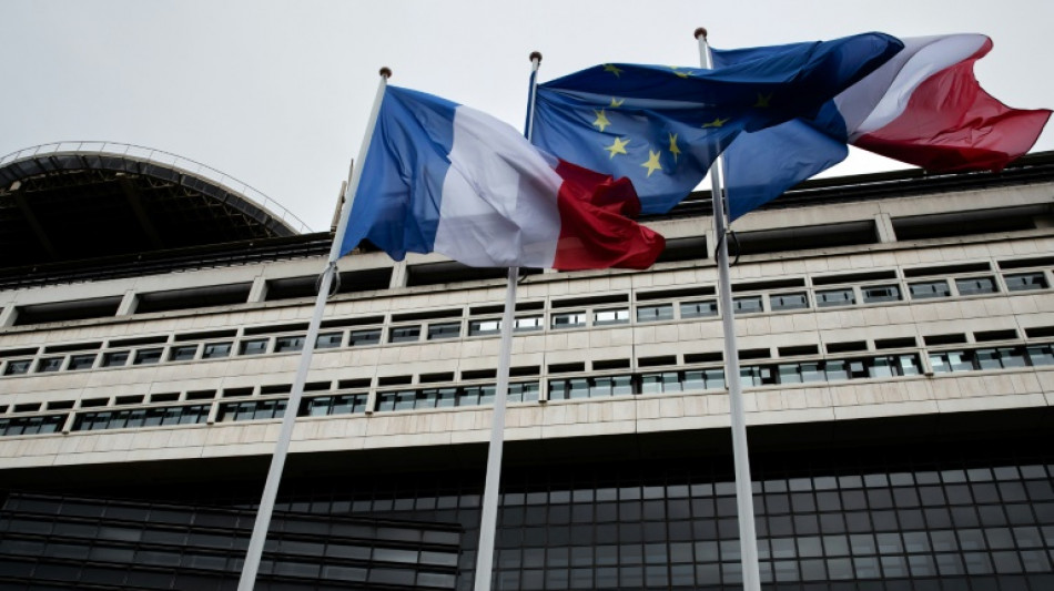 Dette: la France emprunte désormais au même taux que l'Italie