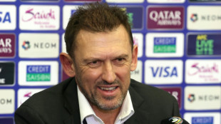Socceroos coach Popovic taps rugby supremo Jones ahead of World Cup 
