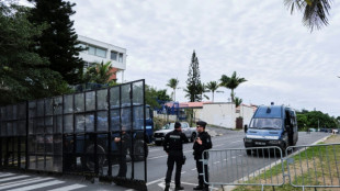 Nouvelle-Cal&eacute;donie: sept militants ind&eacute;pendantistes transf&eacute;r&eacute;s en m&eacute;tropole pour y &ecirc;tre incarc&eacute;r&eacute;s