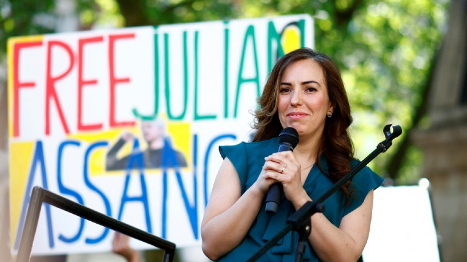 Assange ser&aacute; um 'homem livre' ap&oacute;s audi&ecirc;ncia em tribunal americano, afirma esposa