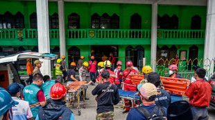 La escuela colapsada en Indonesia podría tener 91 personas bajo sus escombros
