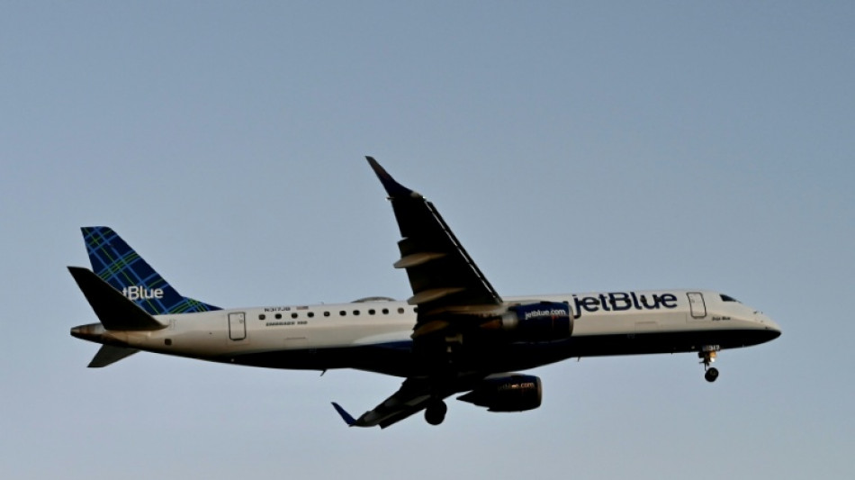 La autoridad de EEUU deja en tierra brevemente todos los aviones de JetBlue