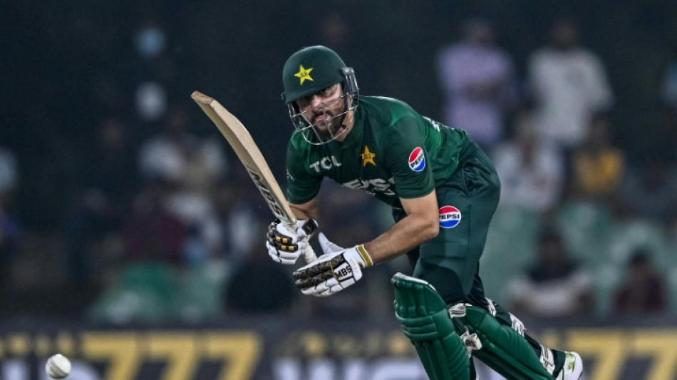 Spin-heavy Pakistan hit form, but India boycott risks early T20 exit