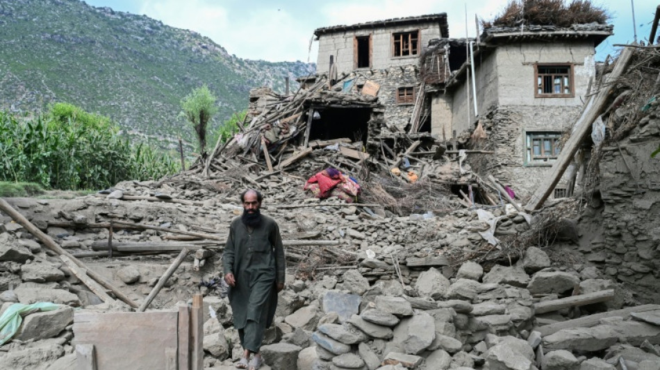Lucha contra el reloj para encontrar supervivientes del mortal terremoto en Afganistán