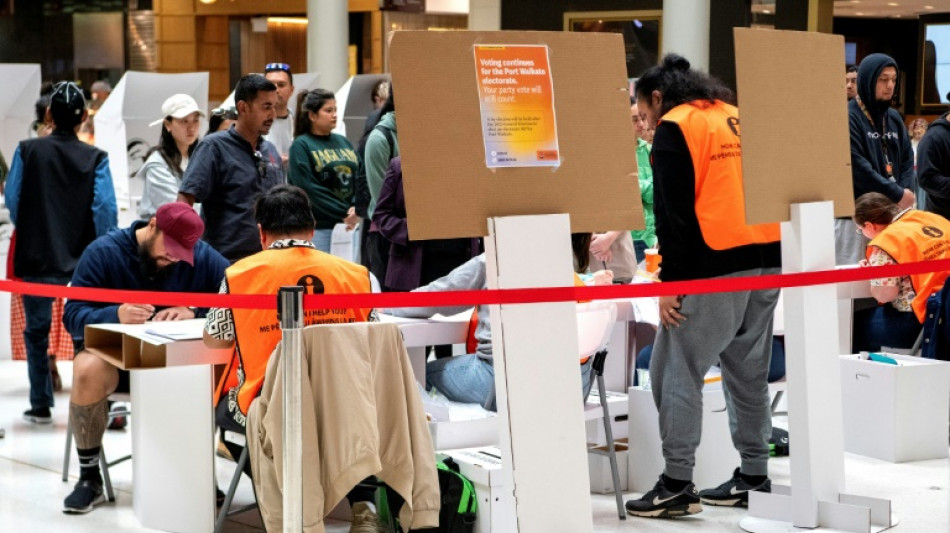 Centre-right parties surge to early lead in New Zealand election