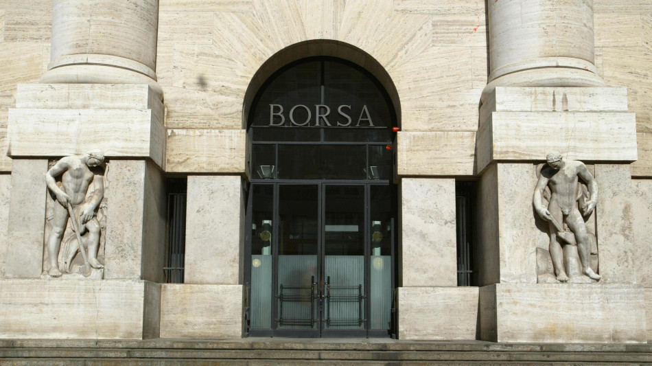 Borsa: Milano senza una direzione con l'Europa, bene Leonardo