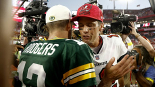 Rodgers edges Brady as Packers hold off Bucs