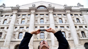 Borsa: Milano debole (-0,85%), pesano Diasorin e le banche