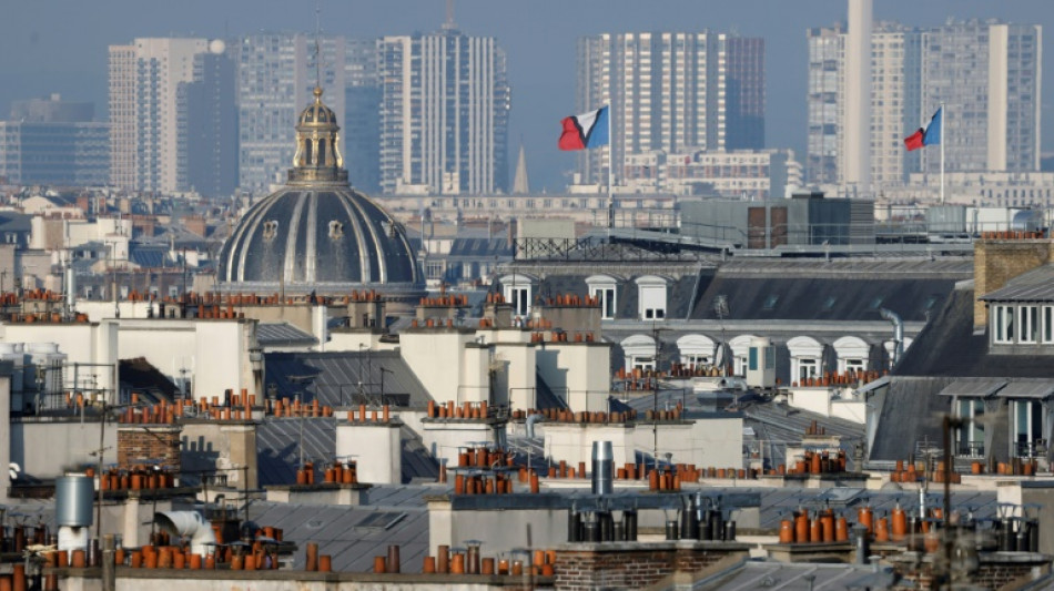 París afronta el dilema del aire acondicionado contra el calor