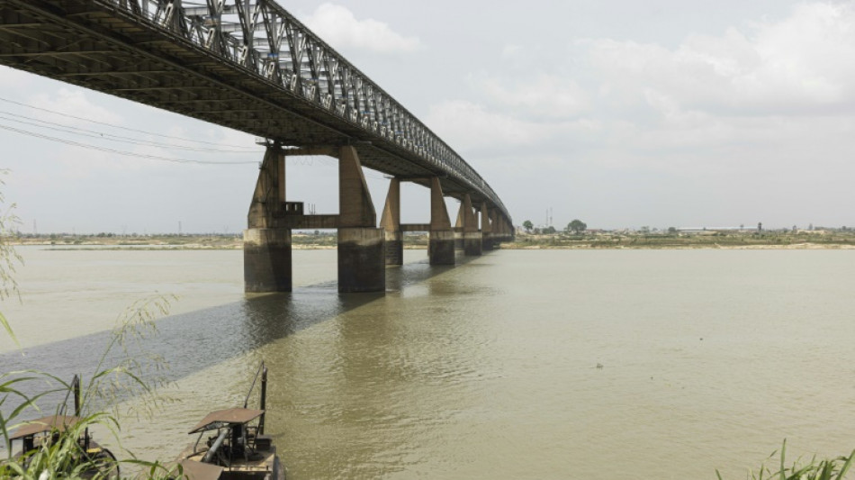 Al menos 40 desaparecidos en un naufragio en Nigeria