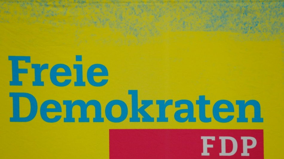 FDP-Vorstand beschlie&szlig;t Mitgliederbefragung zu Ausstieg aus Koalition