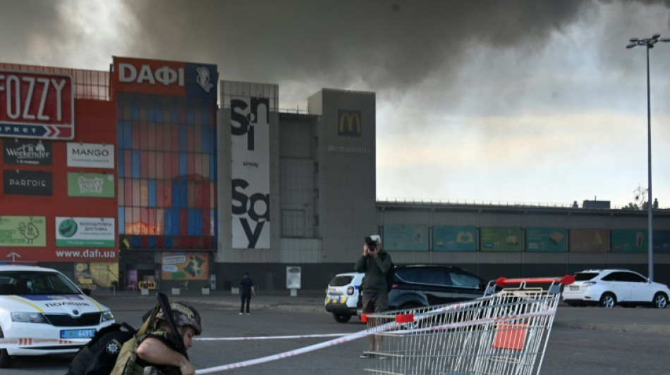 Frappe russe sur un hypermarch&eacute; en Ukraine: au moins quatre tu&eacute;s, des dizaines de bless&eacute;s, selon Kiev
