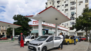 Cuba sospende il rifornimento di carburante alle compagnie aeree per un mese