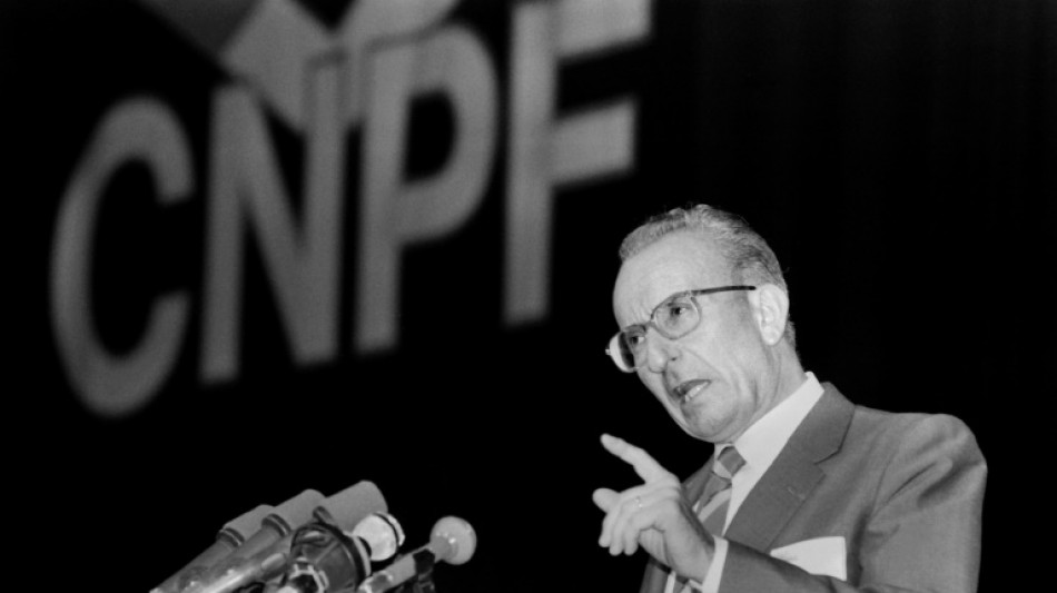 Yvon Gattaz, le patron des patrons de la "cohabitation &eacute;conomique" avec Mitterrand