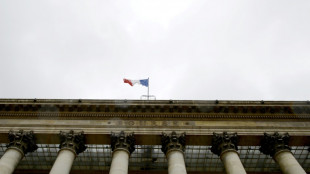 La Bourse de Paris prudente, le taux de la dette française à 30 ans grimpe