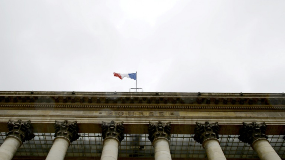 La Bourse de Paris termine en baisse, freinée par une hausse des taux