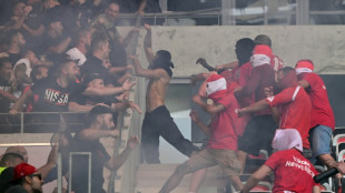 Foot/Nice-Cologne: violents affrontements entre supporters, 32 bless&eacute;s dont un grave