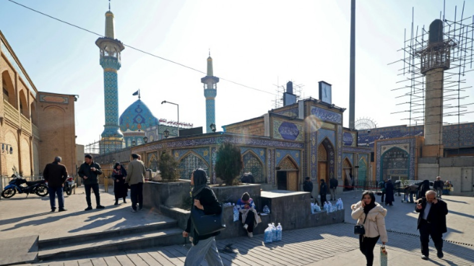 Ir&atilde; adverte que 'muitas' bases dos EUA est&atilde;o ao alcance de seus m&iacute;sseis