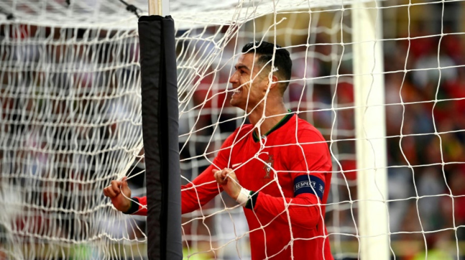 Foot/Euro-2024: Ronaldo se met en jambes avec un doubl&eacute;