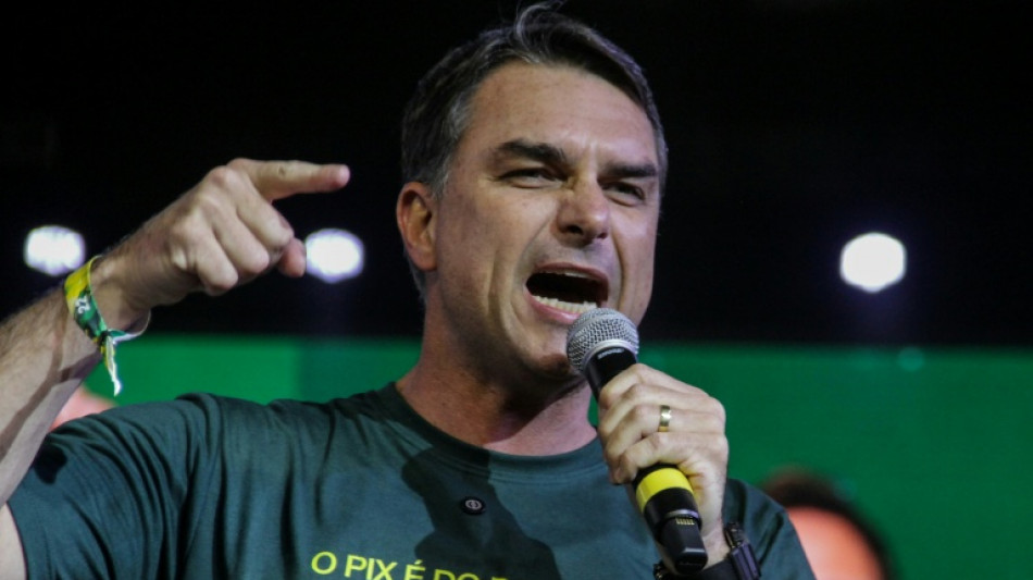 Fl&aacute;vio Bolsonaro oficializa candidatura &agrave; Presid&ecirc;ncia