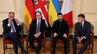 Los aliados europeos de Ucrania respaldan a Zelenski en Londres tras críticas de Trump