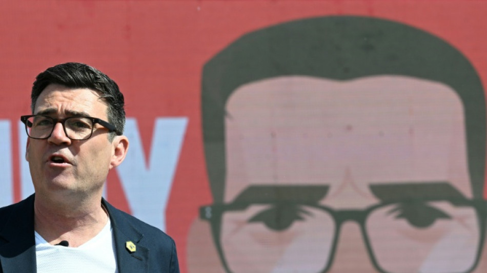 Andy Burnham assume como primeiro-ministro e anuncia 'plano de dez anos' para reconstruir Reino Unido